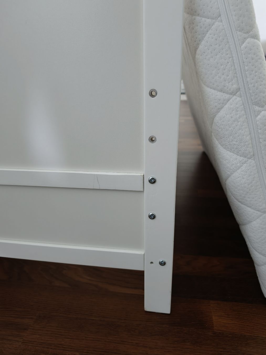 Betten: Baby Cot with Mattress White Good Condition – Gebraucht aus Glattpark(Opfikon) von aiz_8pqg 6