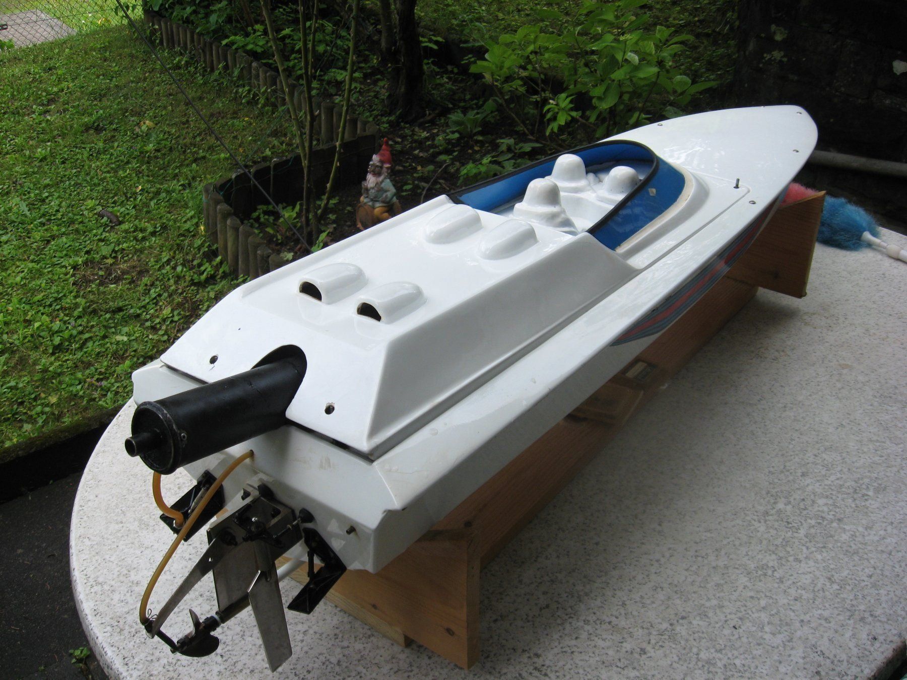 Modellismo RC: 80 km/h  Martini Rennboot // Rossi 15cm3 NitroRacer – Usato da St. Gallen venduto da SchweizoMat 1