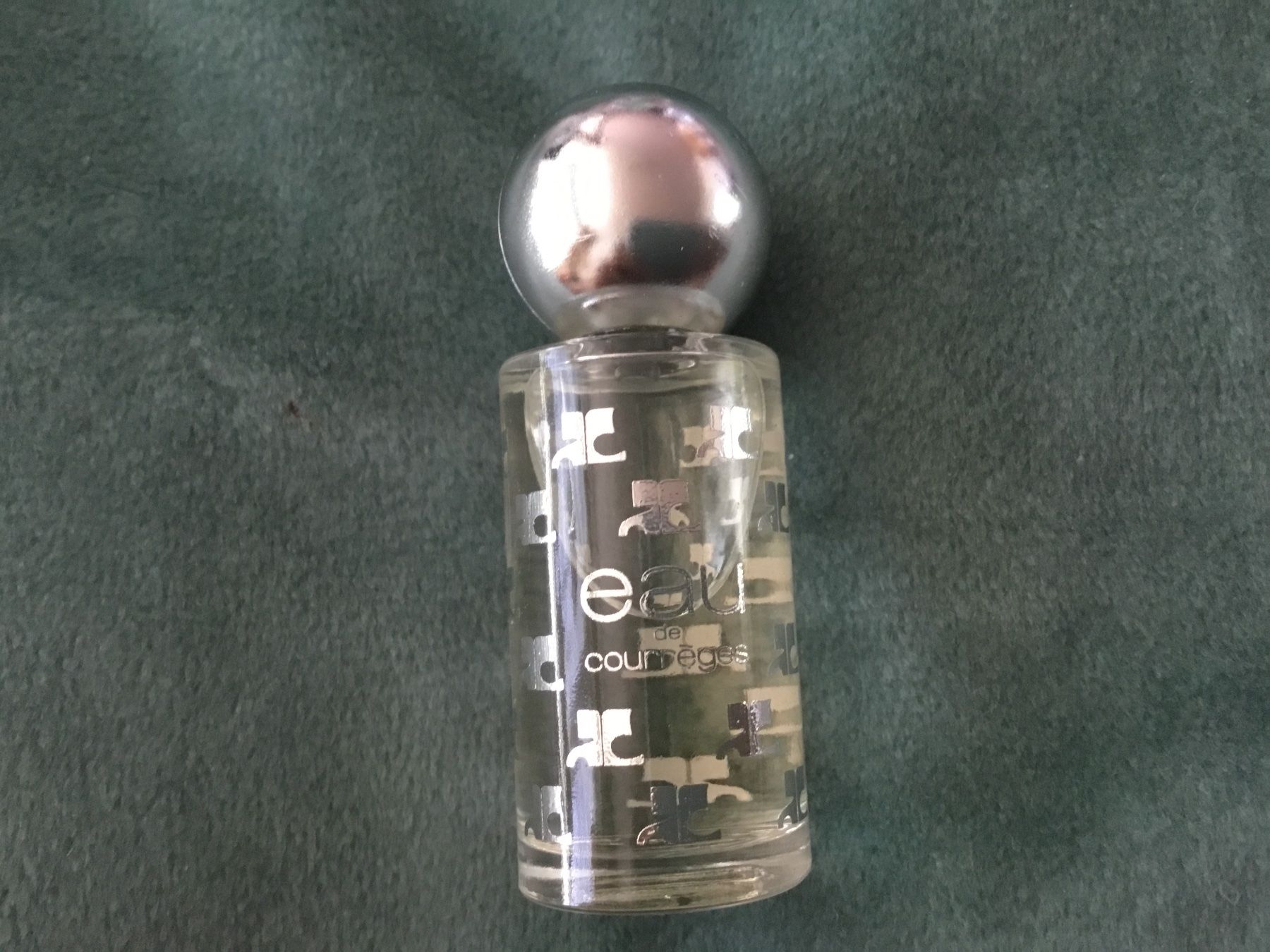 Profumi & Eau de Toilette: Eau de Courreges miniature de collection – Nuovo e nell'imballaggio originale da Le Landeron venduto da nic_8hd5 1