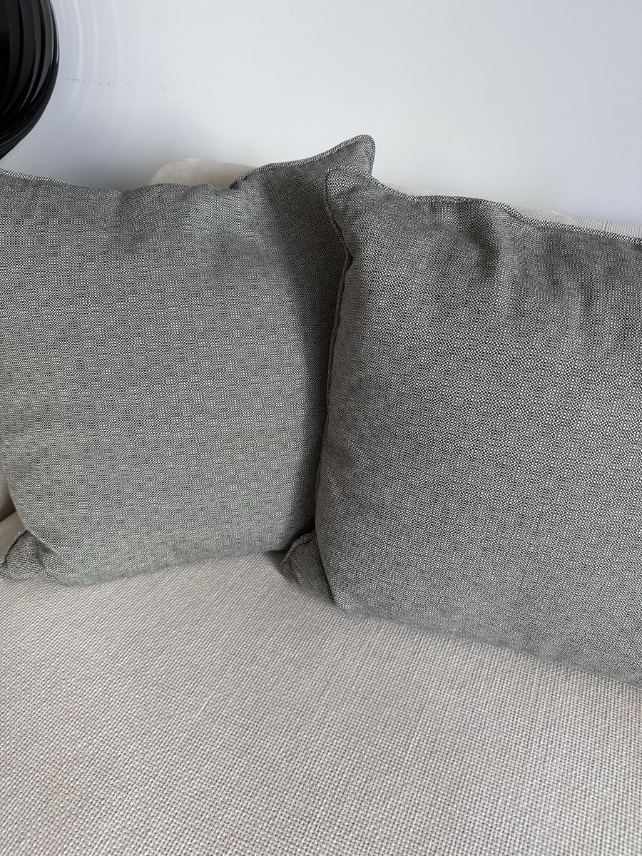 Kissen: Designer Cushions grey set of 4 Pillows – Neu (gemäss Beschreibung) aus Zürich von juz_2t2j 2
