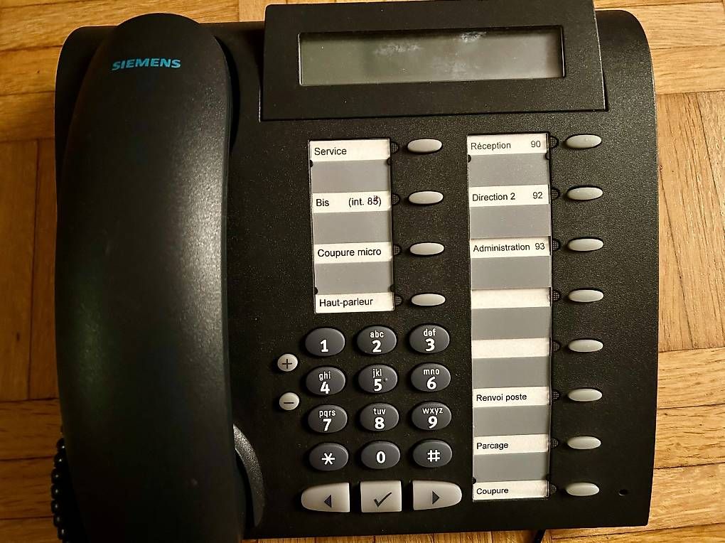 Téléphones: Telefon Siemens OptiPoint 500 Standard  – D'occasion à Zollikerberg par sel_99lq 1