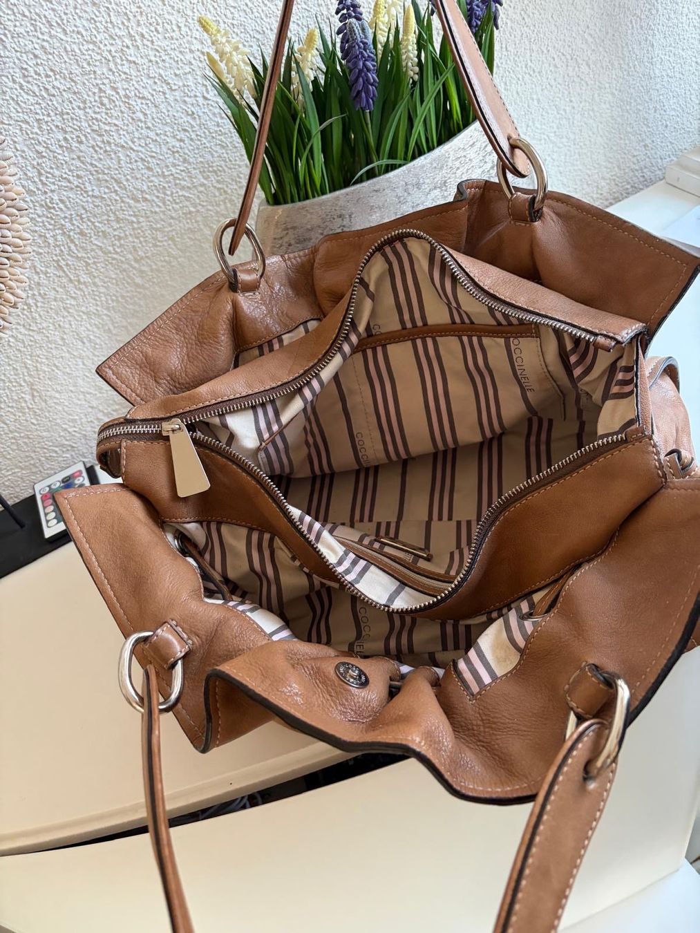 Coccinelle Borse da donna: Coccinelle Ledertasche Top Zustand – Usato da Zürich venduto da ana_7wny 5