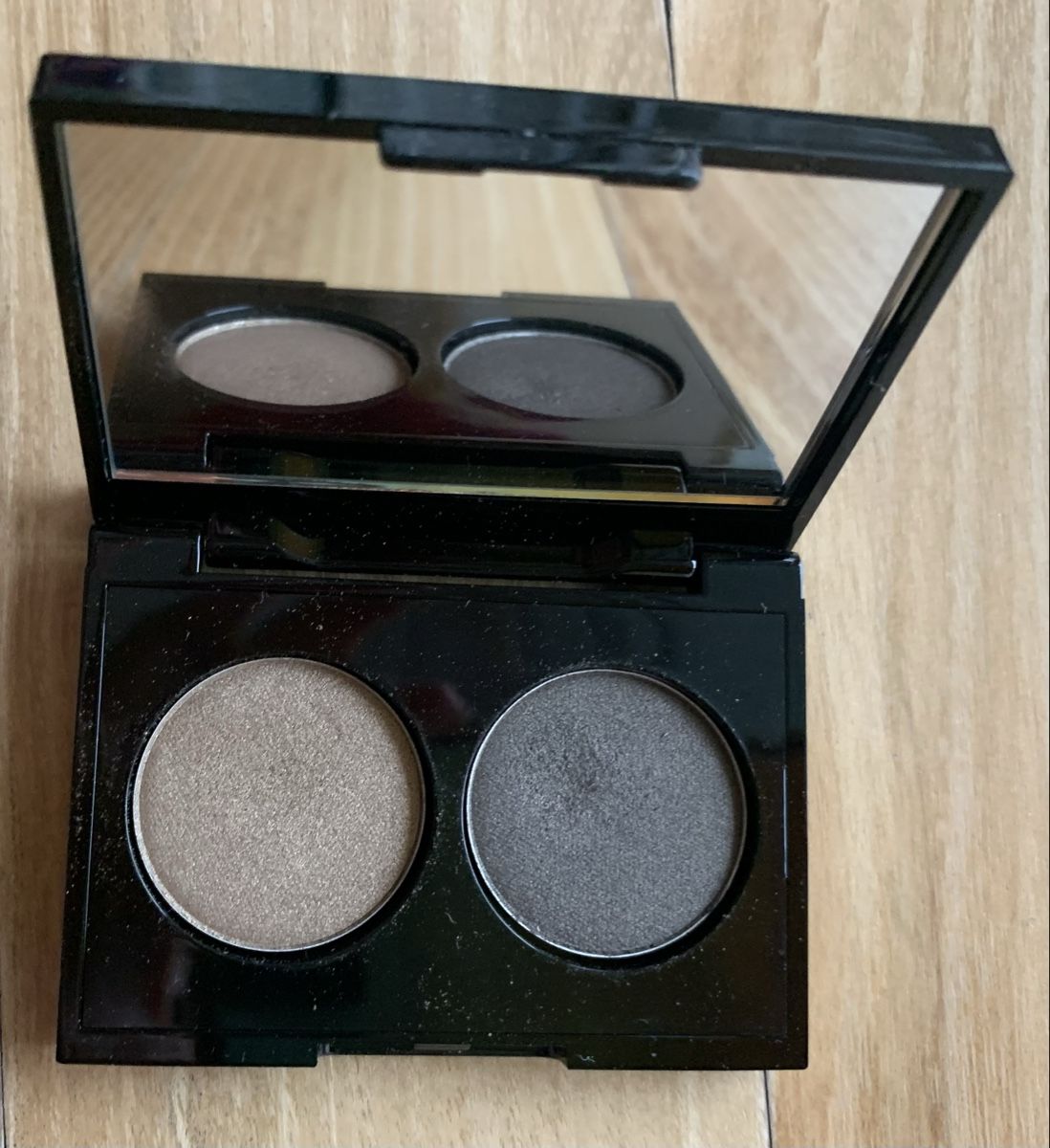 Make-up: Korres Volcanic Velvet Dual Eyeshadows- Khakis – Usato da Lausanne venduto da milasha