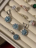 Parure élégante: Collier, bague et boucles d'oreilles 💍.