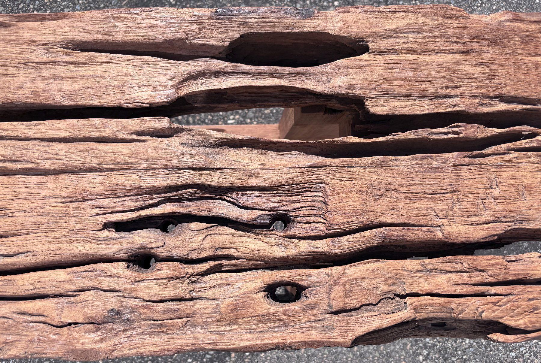 Cassettiere: Rustikales, massives Sideboard oder Tisch aus Altholz – Usato da Chur venduto da elifornico 8