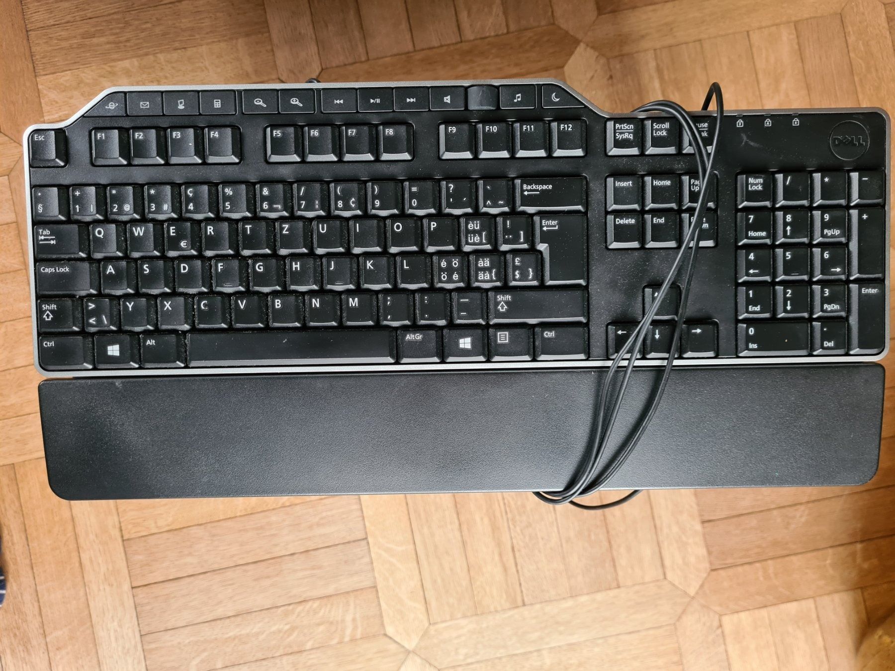 Dell PCs: Dell Precision 3620 Tower – Gebraucht aus Réchy von  5