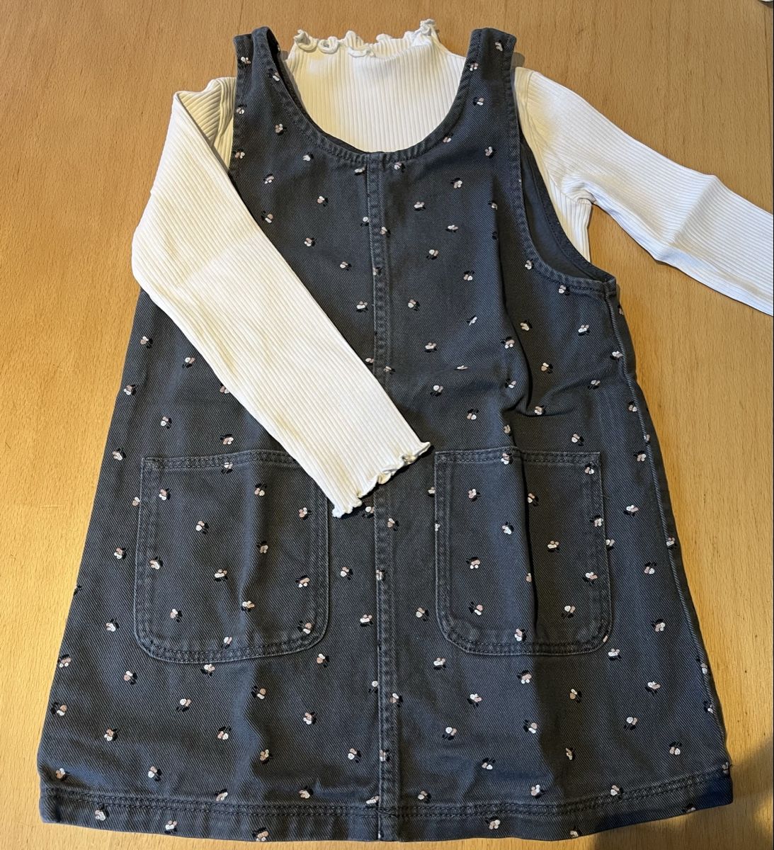 Ensembles coordonnés: Kleiderpaket Mädchen gr.110/116 – D'occasion à S. Carlo GR par sassalb 2
