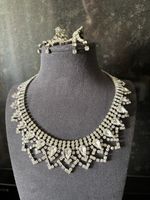 Wunderschönes Collier und Ohringe