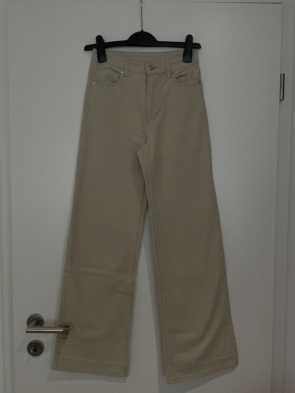 H&M Jeans: Jeans beige - H&M – Nuovo (secondo la descrizione) da La Chaux-de-Fonds venduto da ju_paol2
