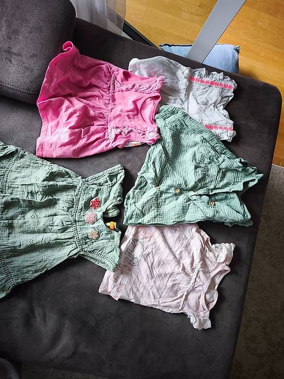 Lotti & Set di vestiti: Mädchen Marken-Kleiderpaket Gr. 92/98  – Usato da Wabern venduto da hilap 3