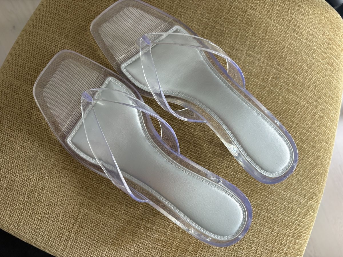 Scarpe da donna: Transparent kitten Heel Flip-Flops – Nuovo (secondo la descrizione) da Nyon venduto da My_wardrobe