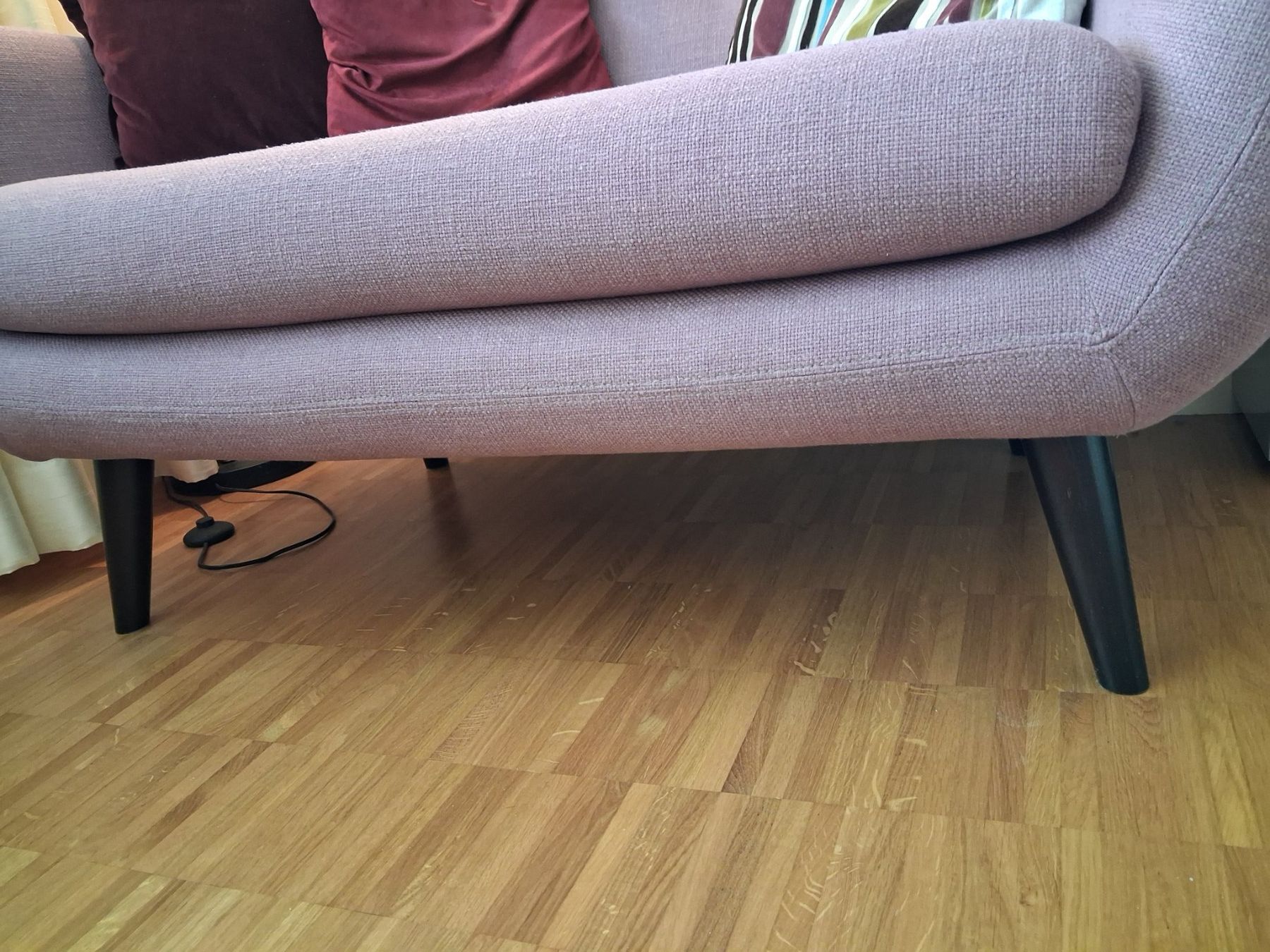 Divani: Kleines fliederfarbenes Sofa – Usato da Wetzikon ZH venduto da Stierli8610 5