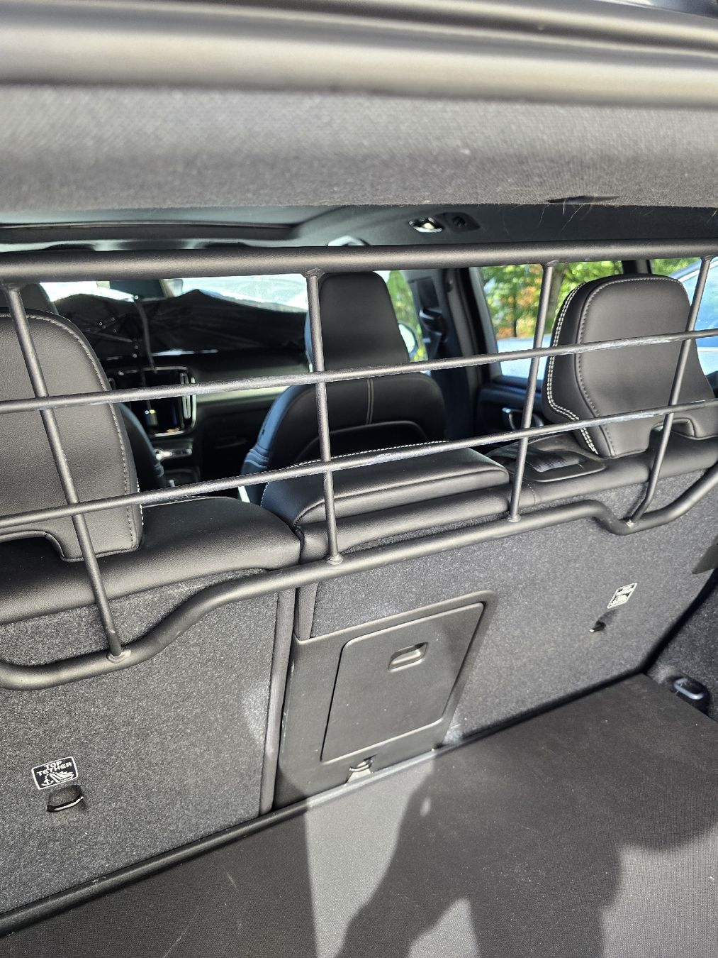 Volvo Alle Autoersatzteile: .A vendre grille de séparation. – Gebraucht aus Fribourg von ghazielsayed 4