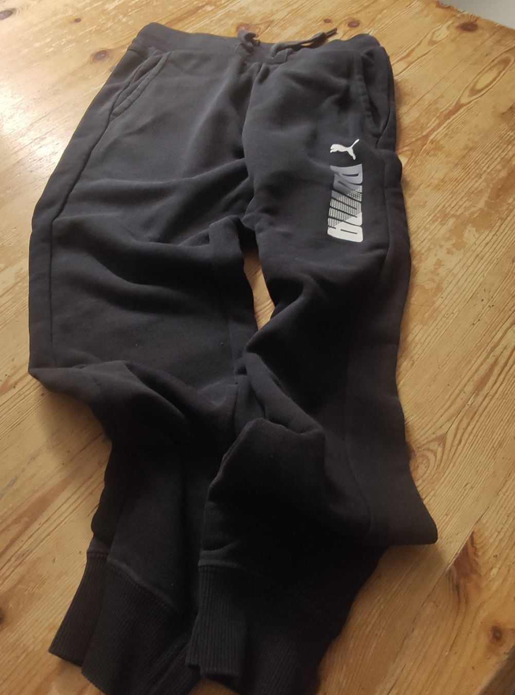Puma Pantaloni: Trainierhosen Puma – Usato da Mümliswil venduto da Andreablaukatze 1
