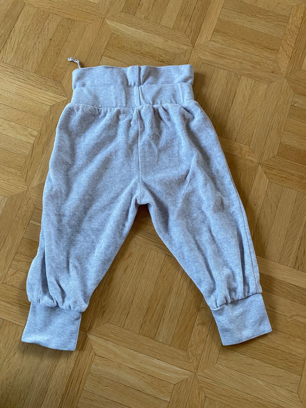 Pantalons: Trainerhose Gr. 74 – D'occasion à Vilters par Zwaergli13