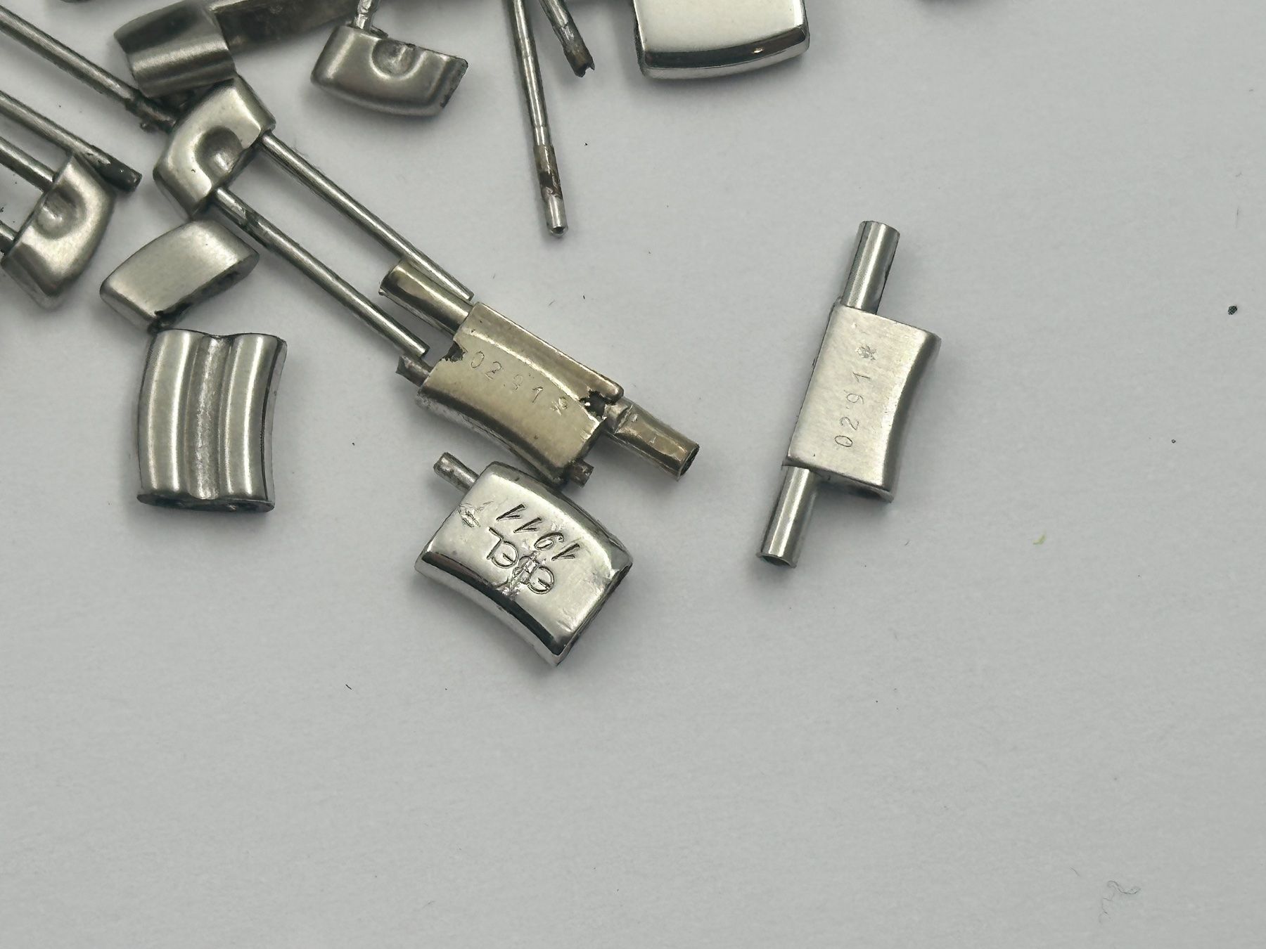 Ebel Uhren: Ebel 1911 Armband Teile – Gebraucht aus Brüttisellen von AlphaOmega05 1