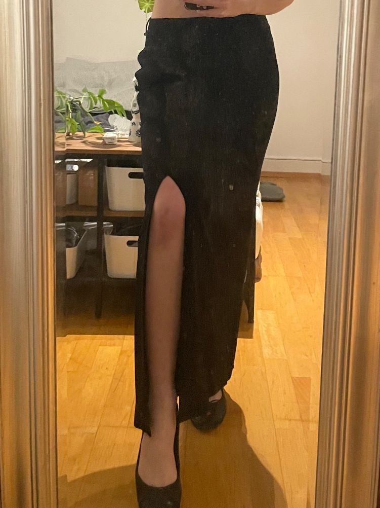Basler Gonne: Schwarzer Basler Rock mit Beinschlitz – Usato da Zürich venduto da luna_anja 4