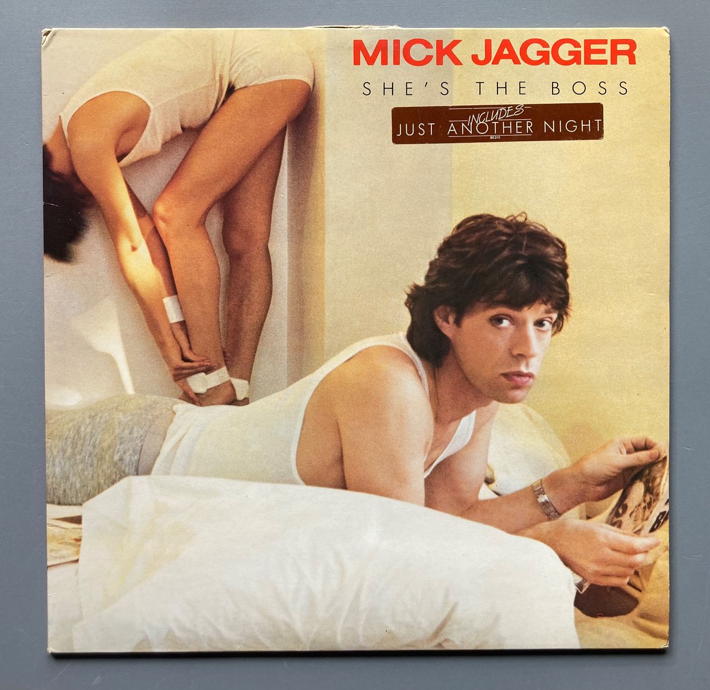 Dischi in vinile: ROLLING STONES / MICK JAGGER - SHE'S THE BOSS – Usato da Poliez-Pittet venduto da Newtown-Records