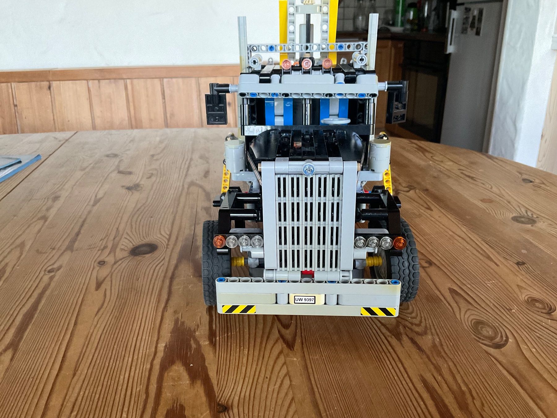 Lego Kit di costruzioni: Lego Holztransporter 9397 – Usato da Hinwil venduto da Things_Swiss 5