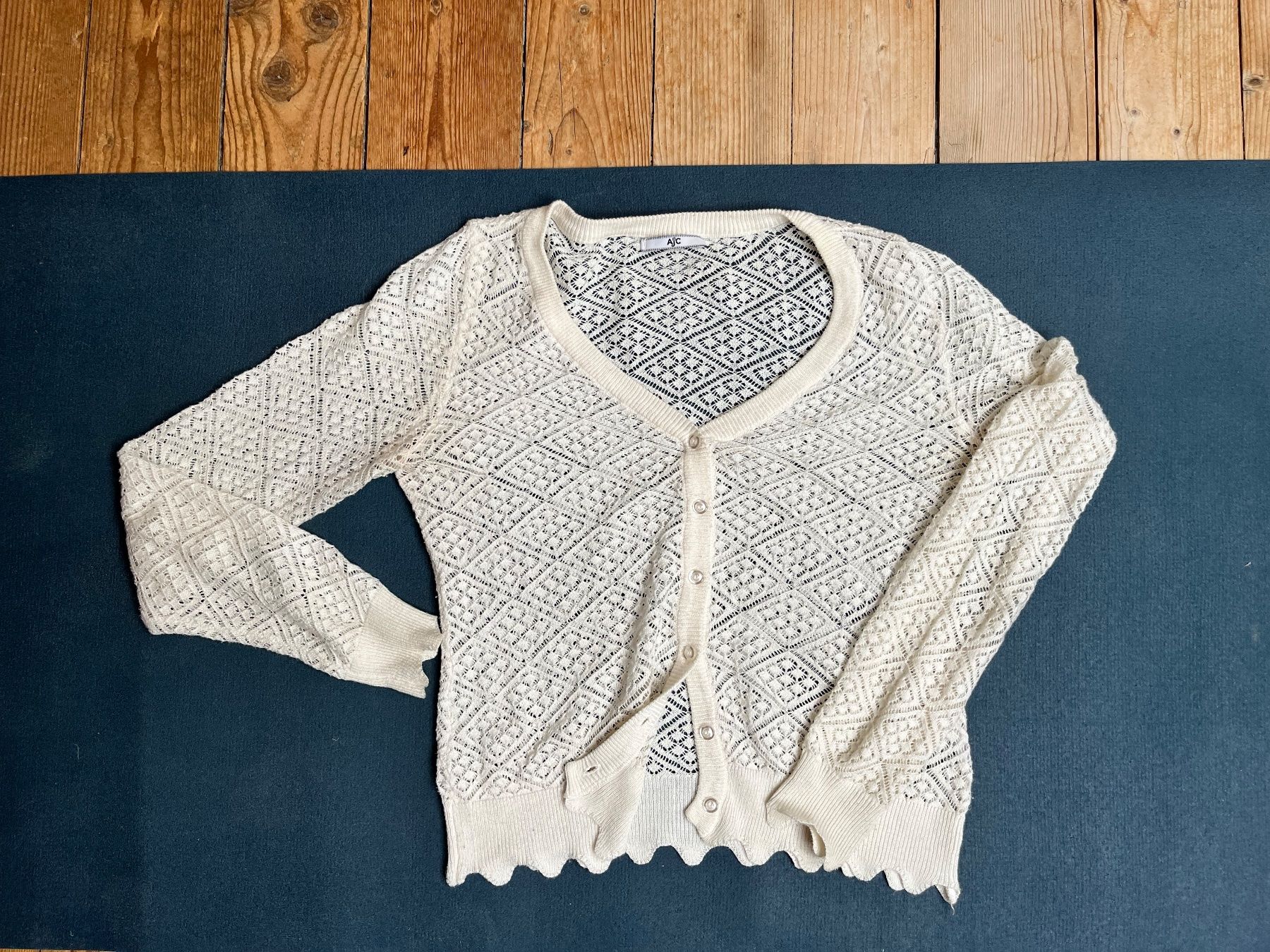 Heine Giacche: Strickjacke mit Ajourmuster Grösse 36 – Usato da Zürich venduto da faustdick