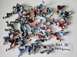 48 sitzende Figuren für LGB