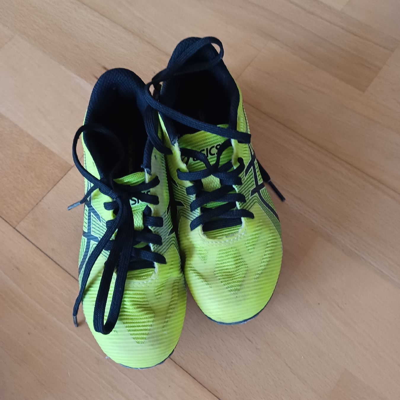 Adidas Scarpe per ragazzi: Fussbaschuhe , Nockenschuhe , Adidas, Asics , Gr.33, 32.5 – Usato da Waldkirch venduto da Fantasia-101 1