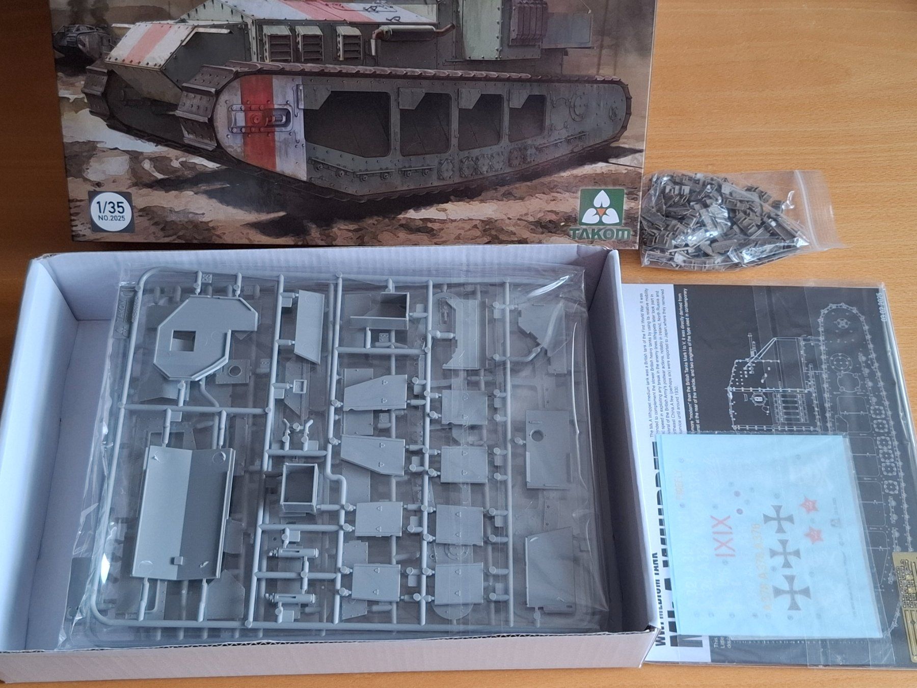 Kit di modellismo & Modellini statici: Bausatz Takom Mk A "Whippet" 1/35 – Nuovo e nell'imballaggio originale da Diepoldsau venduto da beeteutel 1
