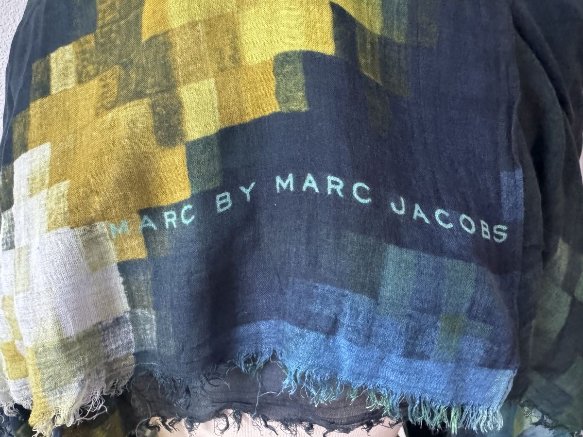 Marc Jacobs Foulard & Sciarpe: Foulard Marc Jacobs Multicolore Style Abstrait Léger  – Usato da Morges venduto da sandy069 2