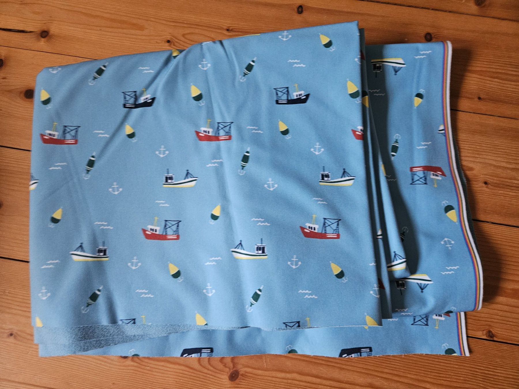 Stoffe: NEU toller Softshell Stoff – Gebraucht aus Rifferswil von fle_5nqr