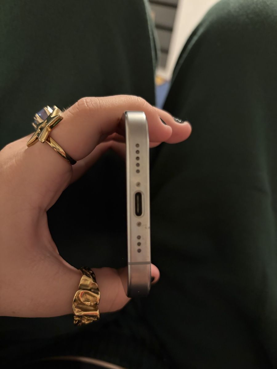 Apple Telefoni cellulari / Smartphones: Apple iPhone 16 pro max(in good condition) – Usato da Hünenberg venduto da sus_nc5s 2