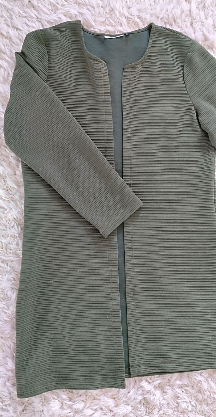 Zara Lotti di vestiti: Kleiderpaket 2 Hosen & 1 Jacke – Usato da Zürich venduto da Mokile 6