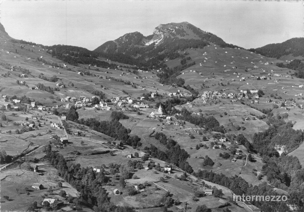 Cartoline postali: Amden SG // 1955 Flugbild Dorf Gulmen – Usato da Basel venduto da intermezzo12