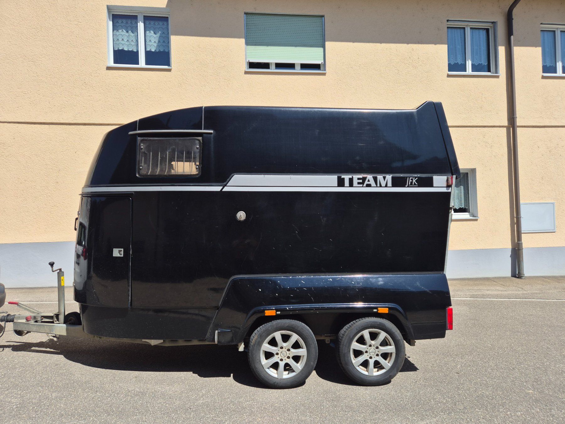 Rimorchi: Pferdetransporter JFK Mustang Camp-let A2 – Usato da Hofen SH venduto da Reddey4 1