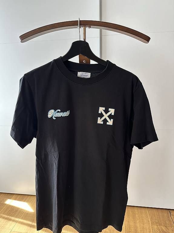 T-Shirts: Off-White T-Shirt – Neu und originalverpackt aus Regensdorf von and_wl25