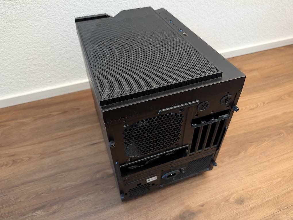 Chieftec Custodie: PC Gehäuse mit Netzteil Enermax 700 W – Usato da Schönenberg an der Thur venduto da bitup 1