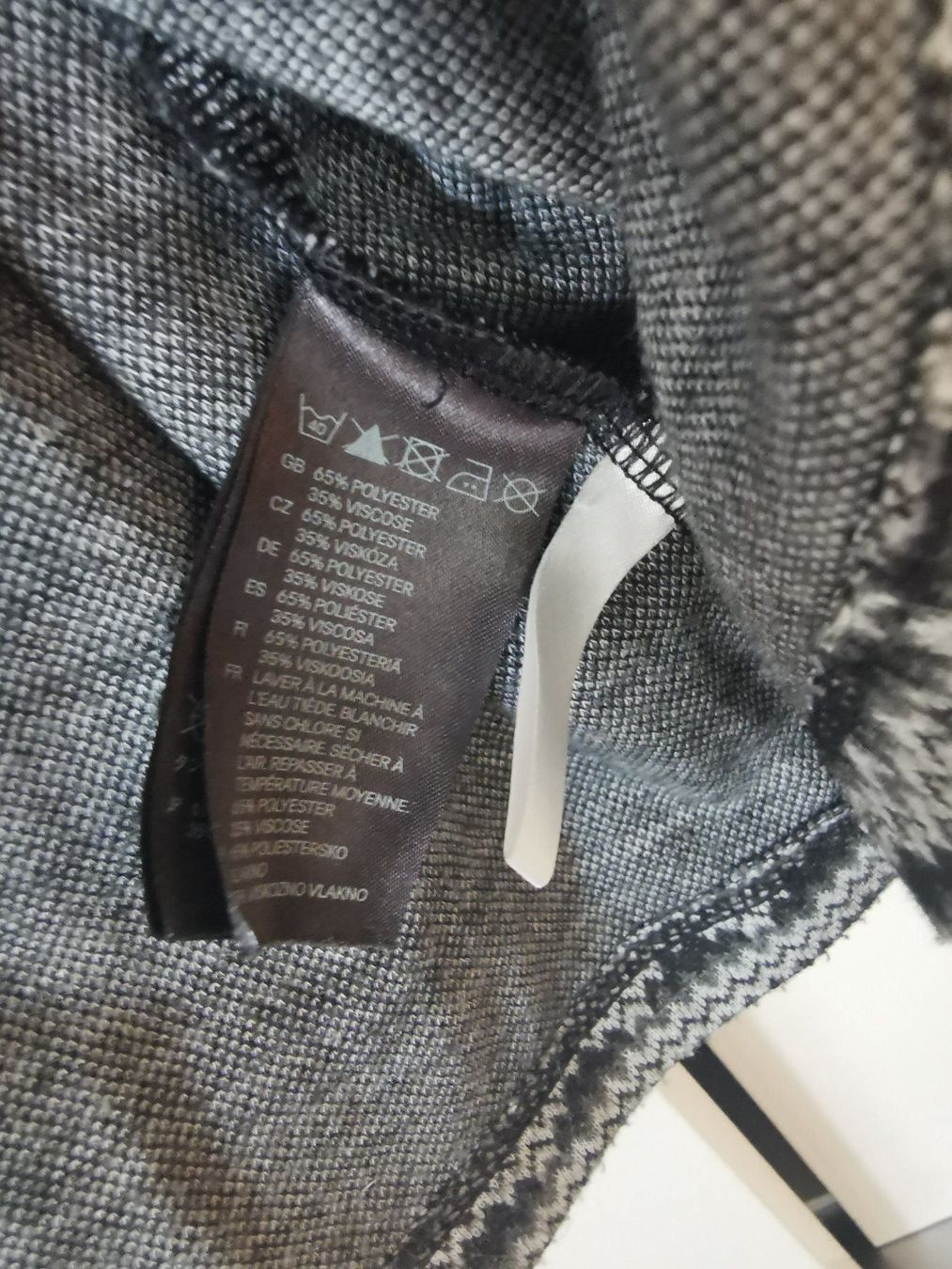 H&M Vestiti & Gonne: WINTER KLEID GR. 104-116, H&M – Usato da Erlenbach ZH venduto da alisamilana 1