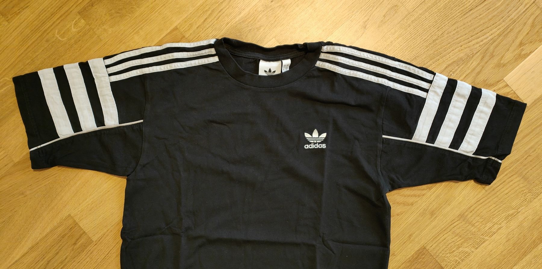 Adidas T-shirt: Adidas Shirt / Grösse S – Nuovo e nell'imballaggio originale da Kleinandelfingen venduto da Stitch2014 2