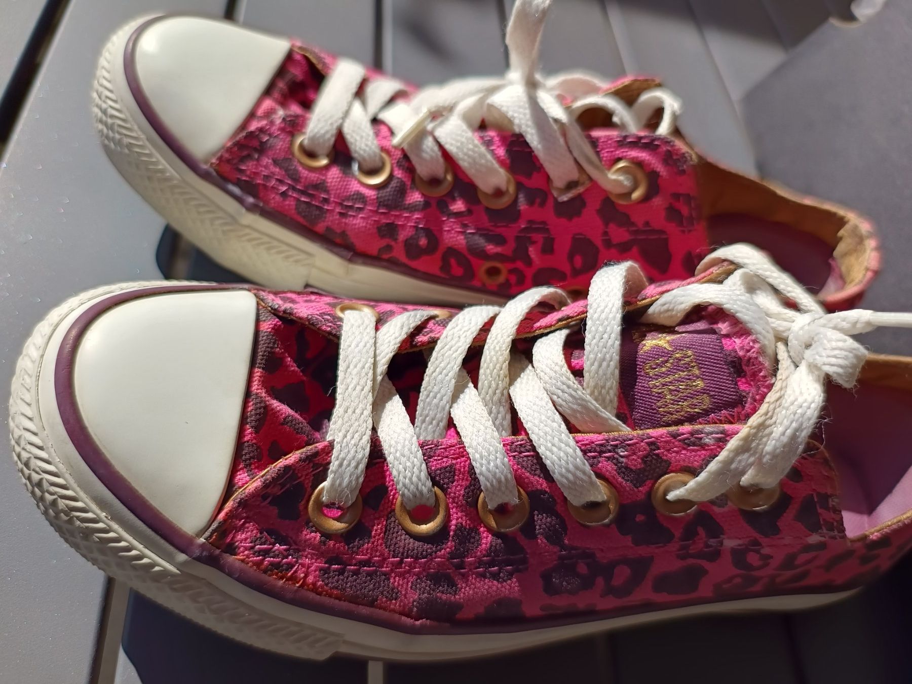 Damenschuhe: Converse basses imprimé léopard rose et noir T37 – Neu (gemäss Beschreibung) aus Genève von Brachiopode 3
