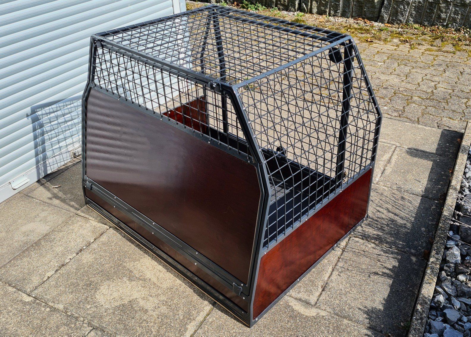 Käfige, Transport & Sicherheit: Hundebox sehr gepflegt – Gebraucht aus Saland von V-Tour 5