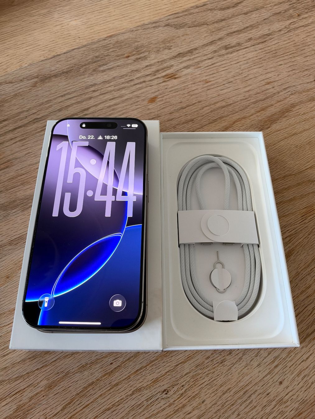 Apple Telefoni cellulari / Smartphones: iPhone 16 Pro – Usato da Ennetbürgen venduto da GreatBarrierIsland 2