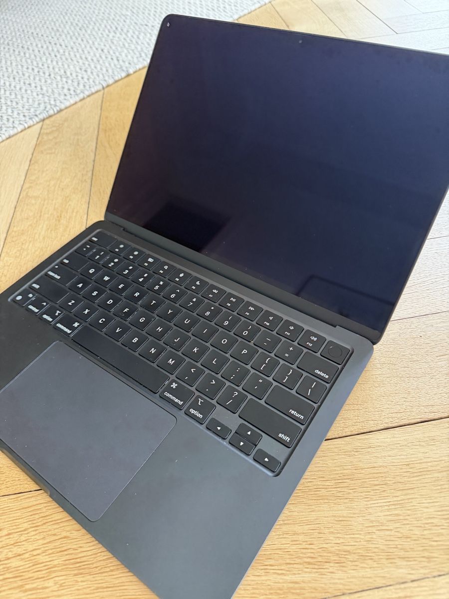 Apple Notebook: 13in M3 MacBook Air - 8 GB / 2 TB – Usato da Zürich venduto da db4 1