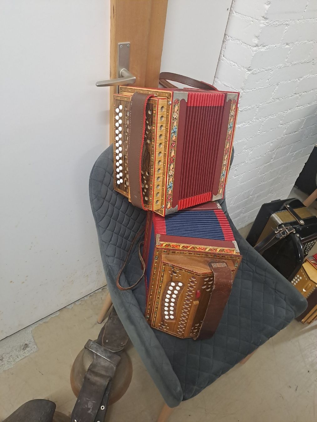 Instruments de musique: 2 schwyzerorgeli – D'occasion à Villeneuve par BibiVintage 4