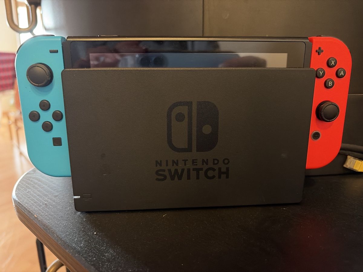 Nintendo Giochi: Supporto ricarica Joy-Con Nintendo Switch nero – Usato da Filisur venduto da kat_d8x2