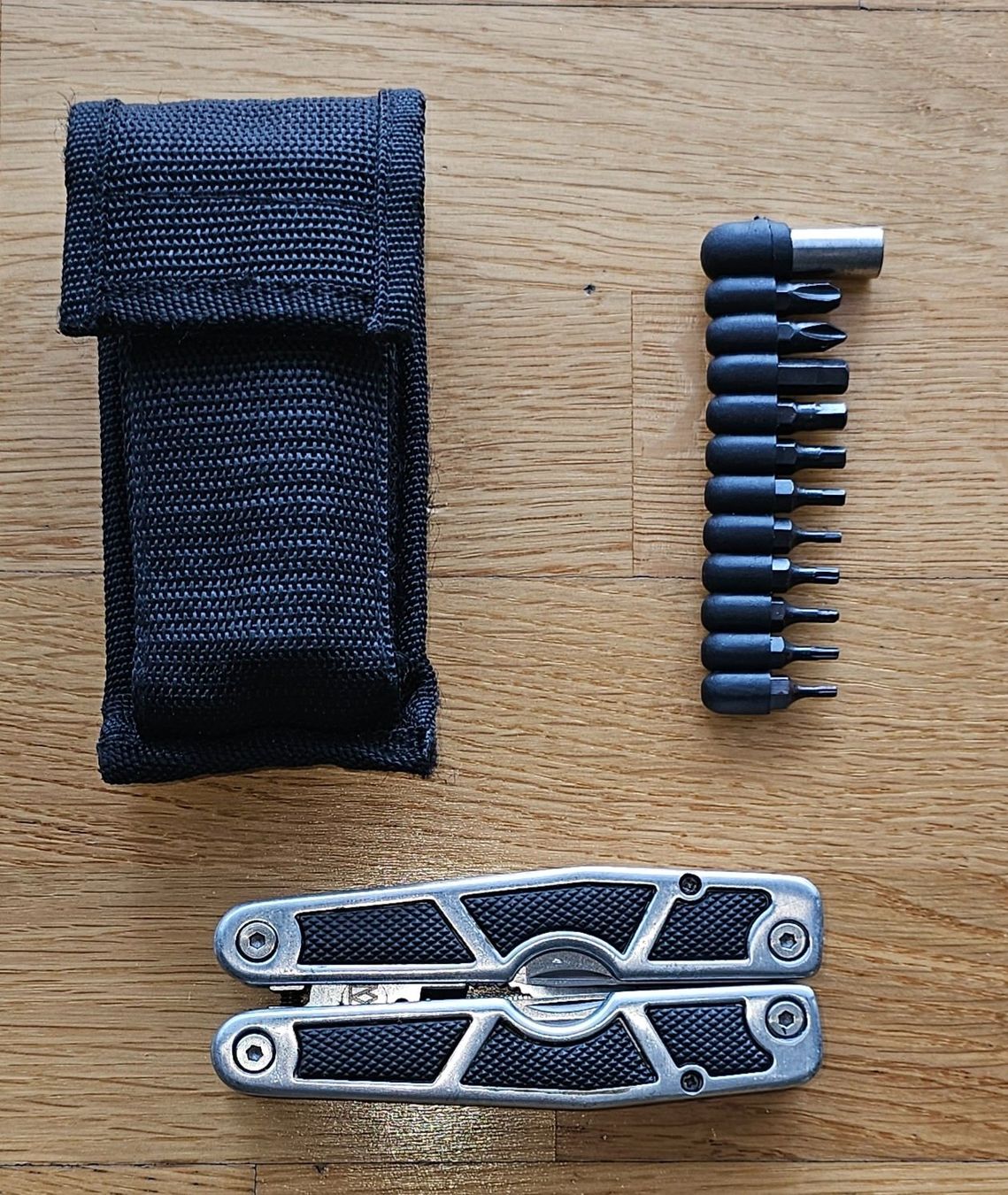 Tutti gli attrezzi: ✅Multifunktionswerkzeug Multitool inkl. Adapter-9 Bits📌 – Usato da Kreuzlingen venduto da UAE 2