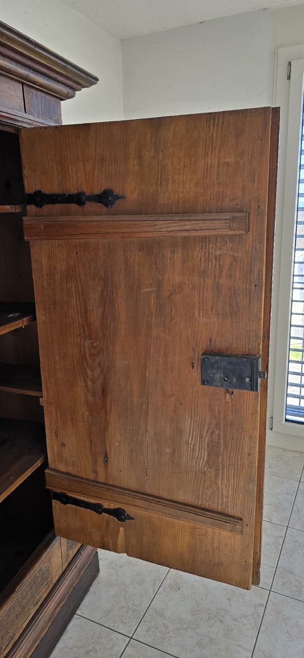 Armadi: Antiker Bauernschrank  – Usato da Brunegg venduto da Metter01 6