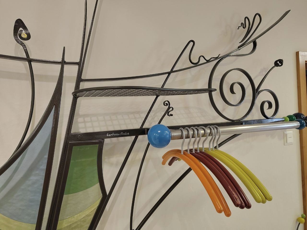 Guardaroba: Garderobe und Kunsthandwerk in Einem – Usato da Blauen venduto da mat_5rfn 4