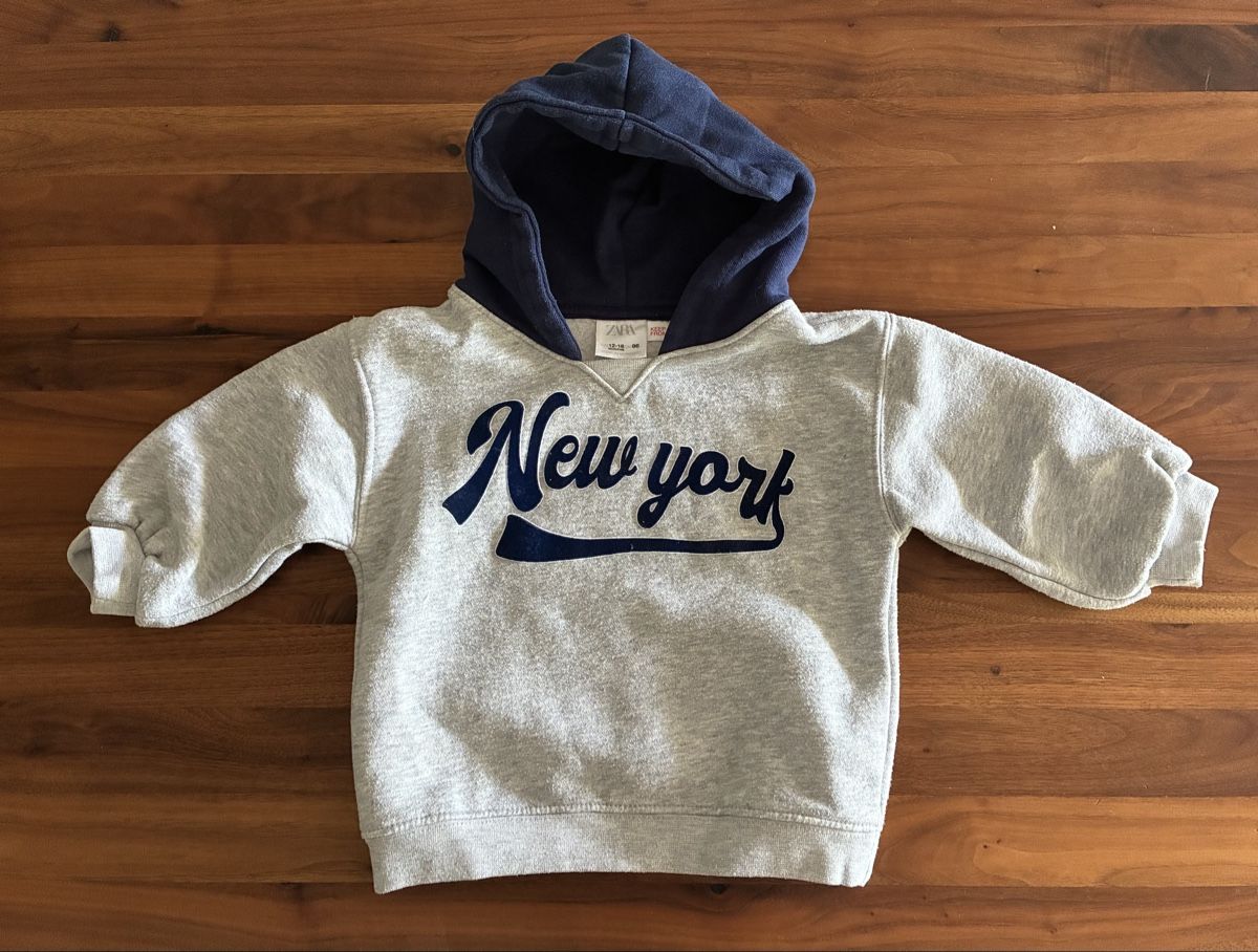 Zara Pulls et sweat-shirts: Kinder Pullover grau Grösse 86 ZARA New York – D'occasion à Stallikon par shop100