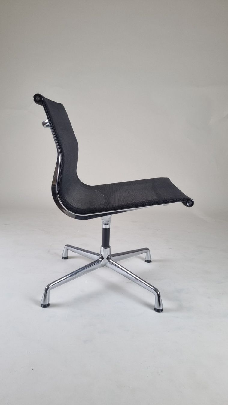 Vitra Stühle: Vitra EA 108 Konferenzstühle – Gebraucht aus Zürich von Zapro 1