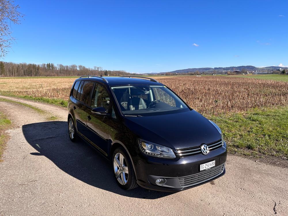 Top!! VW Touran TDI Life, frisch ab Service und MFK.