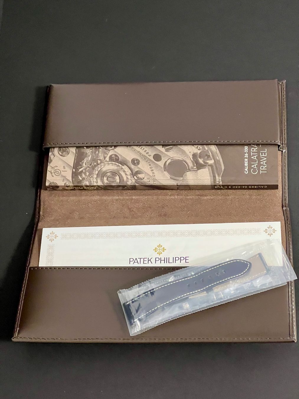 Patek Philippe Orologi: Patek Philippe 5524G-001 de 2024 Full Set – Usato da Sion venduto da ROBY_ROBY_ROBY 7